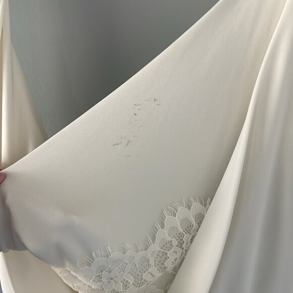 WHITE COWL-NECK JUMPSUIT WITH CORSAGES AND LACE DETAIL - Picture 8 of 9